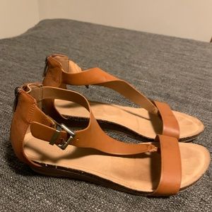 Reaction Kenneth Cole sandals. Size 8.5M